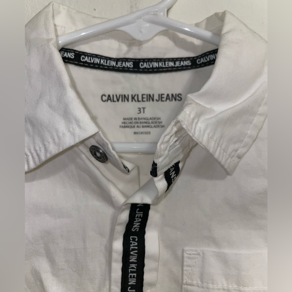 Calvin Klein kid white button down - Picture 2 of 5